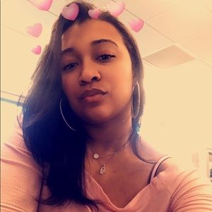 Meet your Posher, Ana